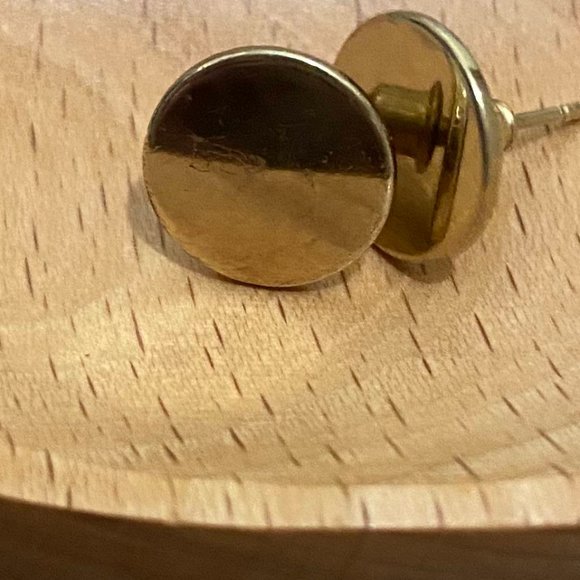 flat gold circle studs - Picture 1 of 2